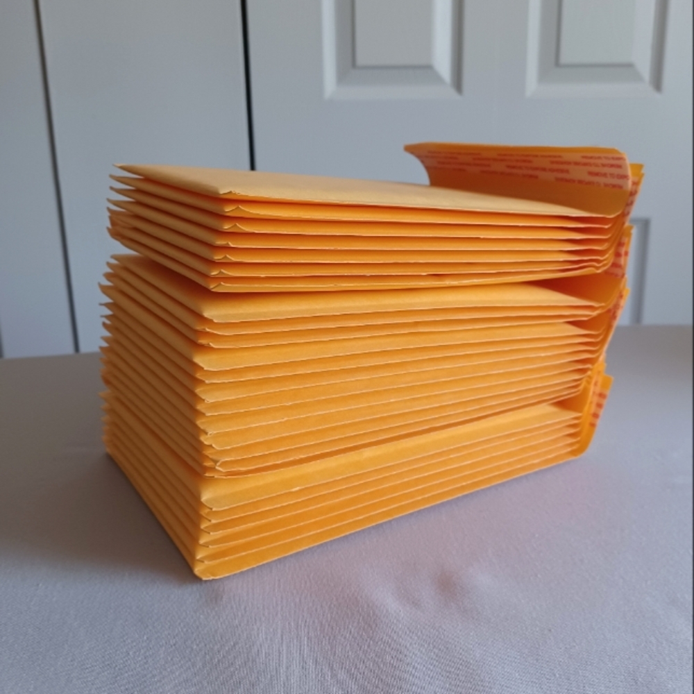 25 Bulk 4.5"×7.5" Bubble Mailers, Classic Yellow Packing And Shipping Supplies
